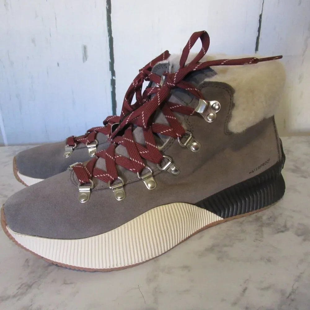Sorel Boots 9.5 40.5 Gray Out N About III Conquest Waterproof Sneakers Shearling